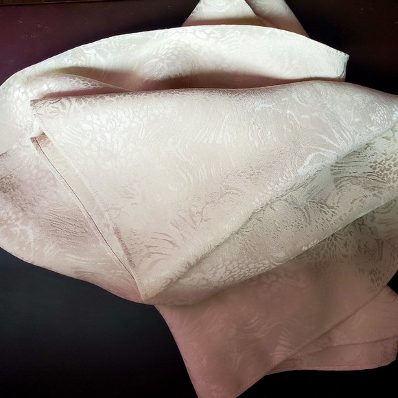 ELEGANT SILK SCARF Embossed Jacquard Animal Floral Print 90s Soft Luxe Feel - Picture 8 of 8